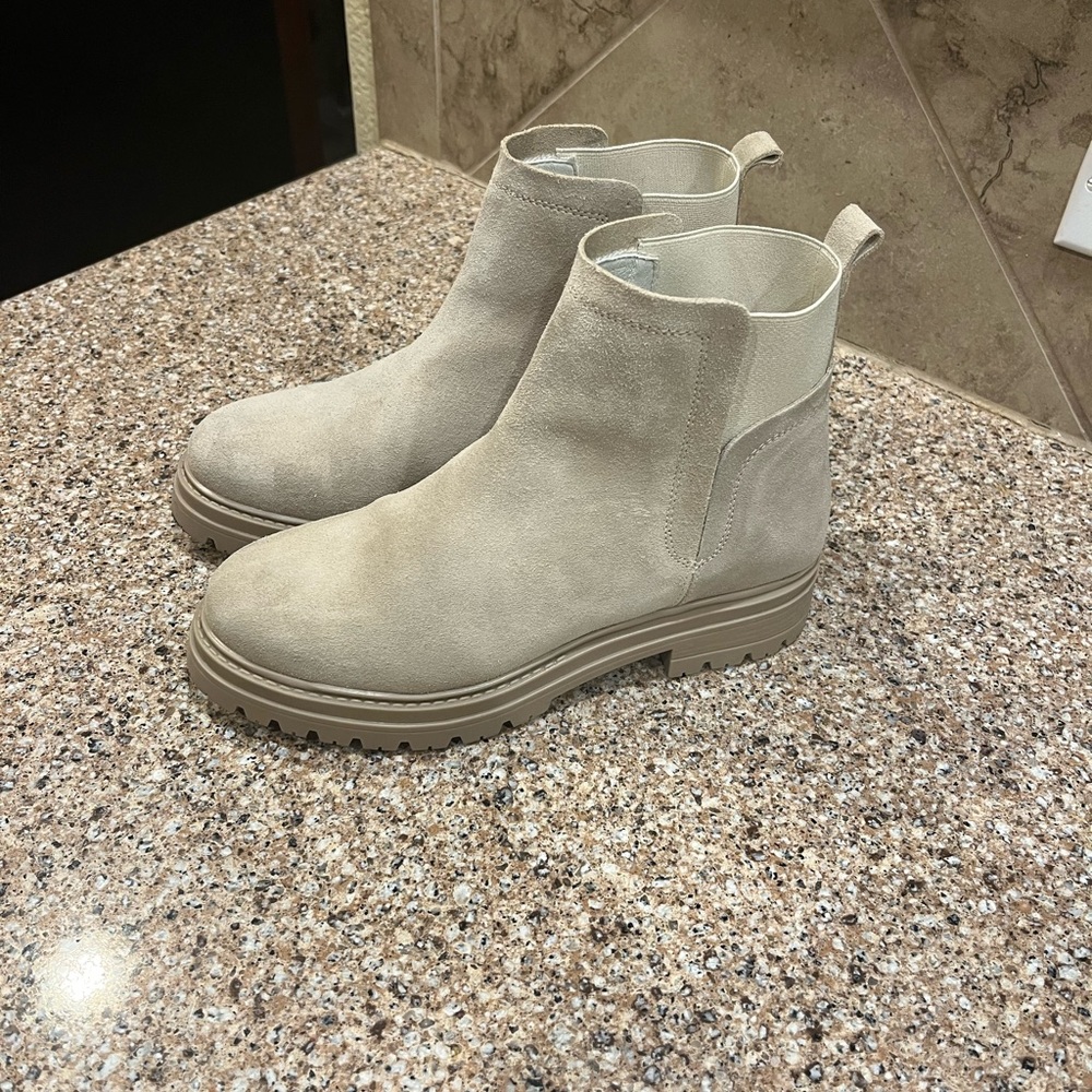 Steve Madden boots